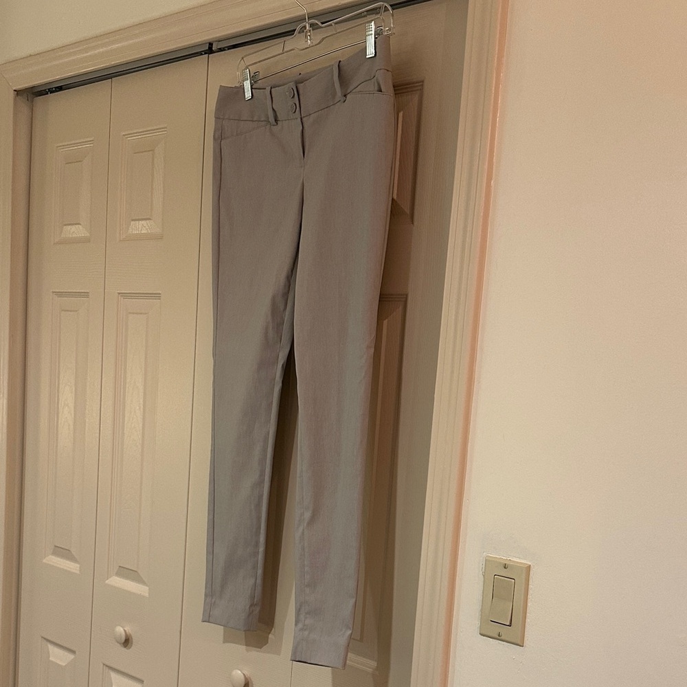 The Limited Light Gray Exact Stretch Cropped Pants